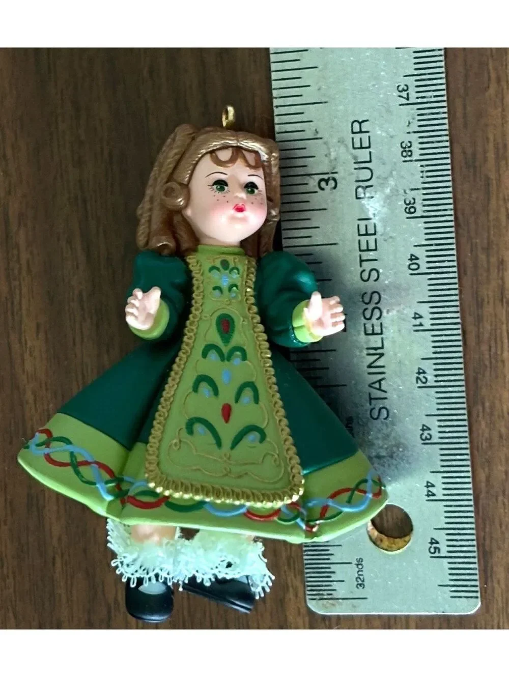 2005 Hallmark Madame Alexander Sweet Irish Dancer Ornament #10 QX2055 Box